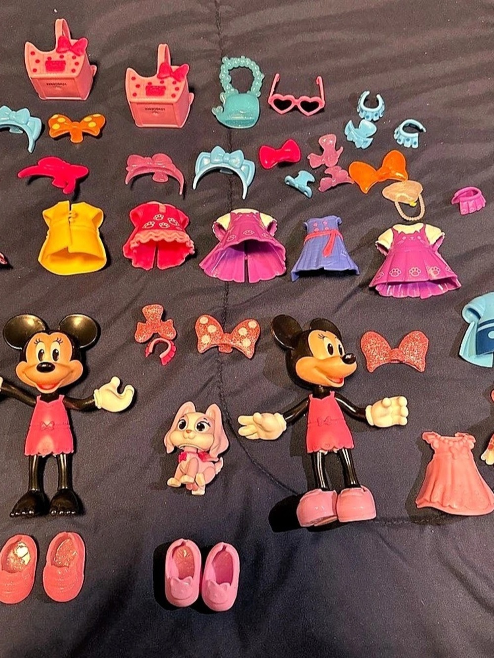 Disney Minnie Mouse Bow-Tique Click Ins Dress Up Figures and Accessories